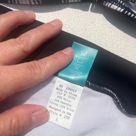 ๐ค๐ค Bandeau, cheeky black and white bikini ๐ค๐ค - Picture 3 of 4